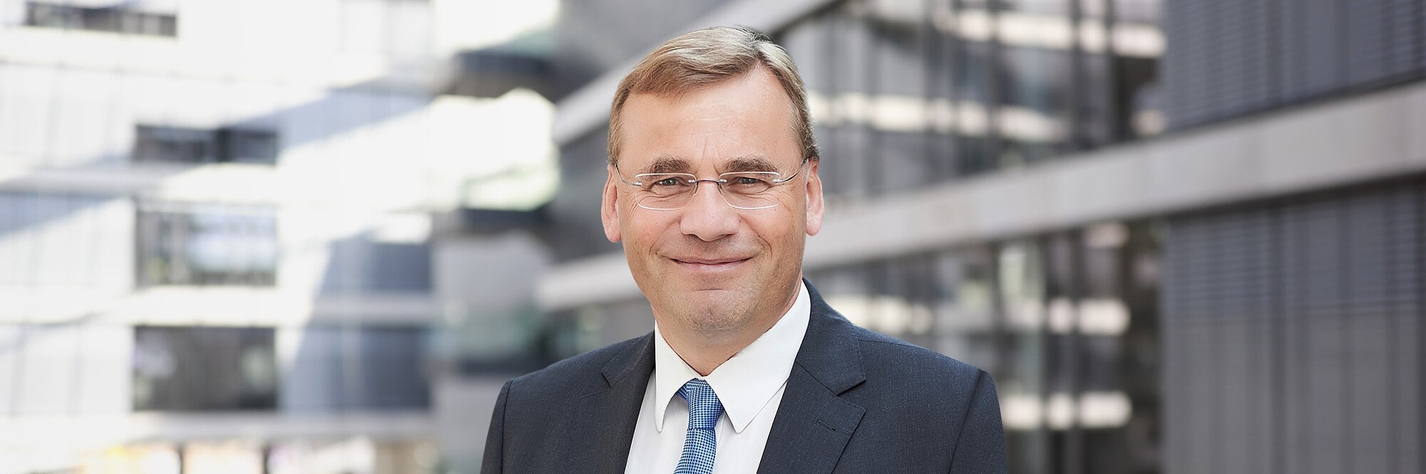 Dr. Stephan Göckeler
